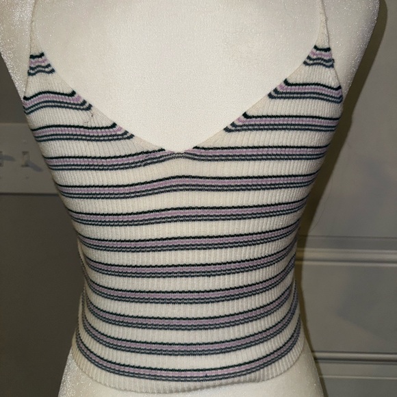 Striped Zip-Front Crop Top - Picture 3 of 5